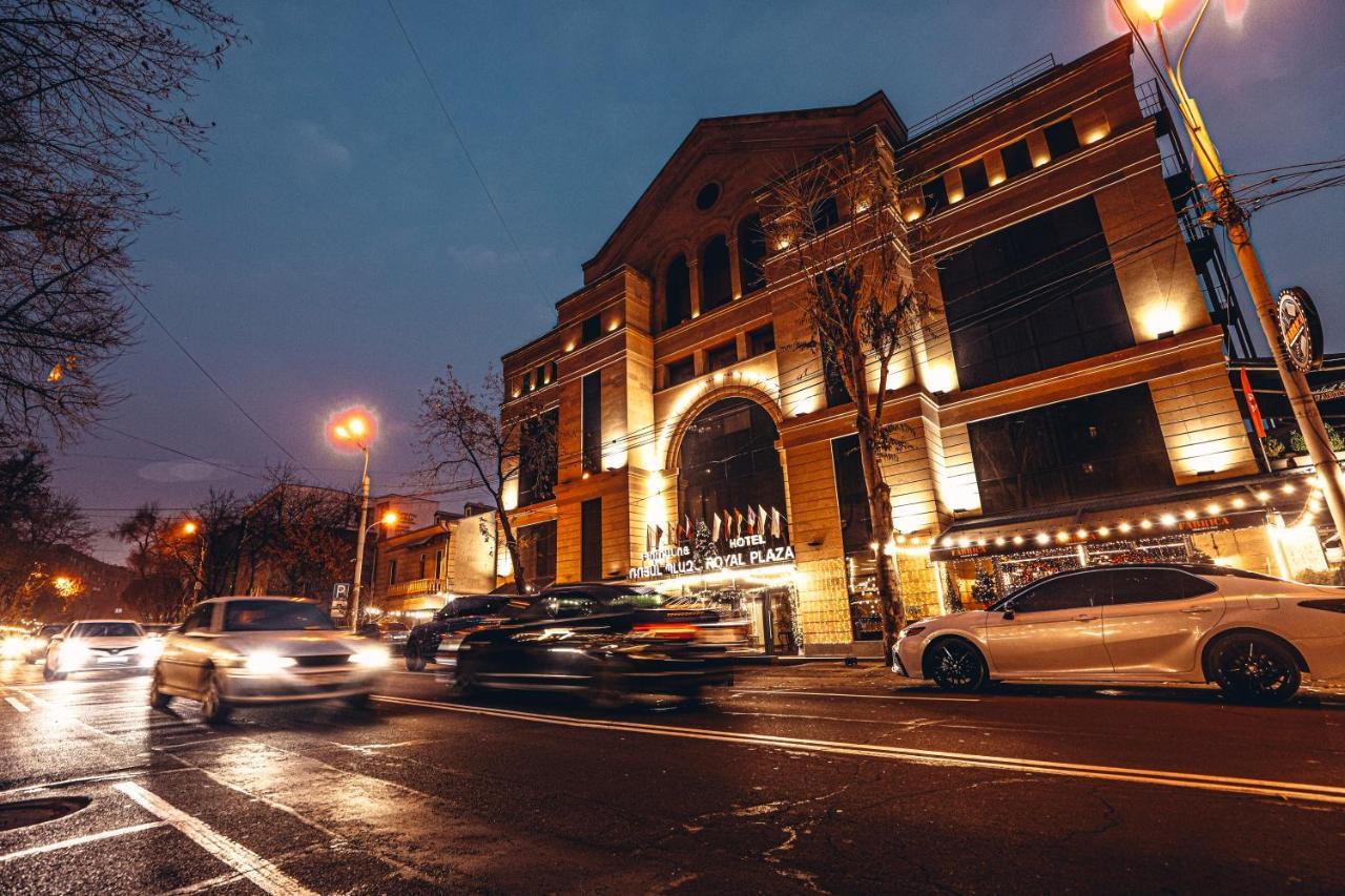 Royal Plaza Otel Erivan Dış mekan fotoğraf