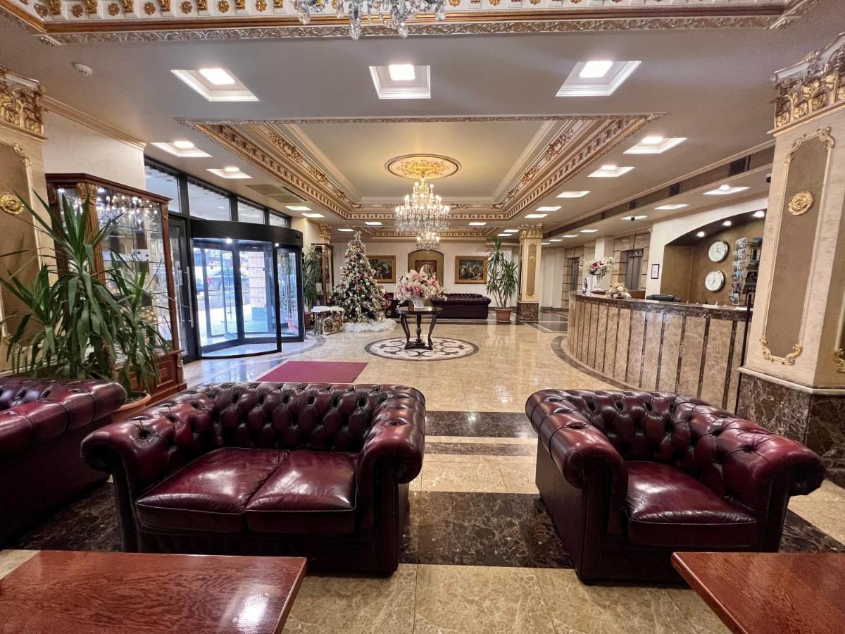 Royal Plaza Otel Erivan Dış mekan fotoğraf