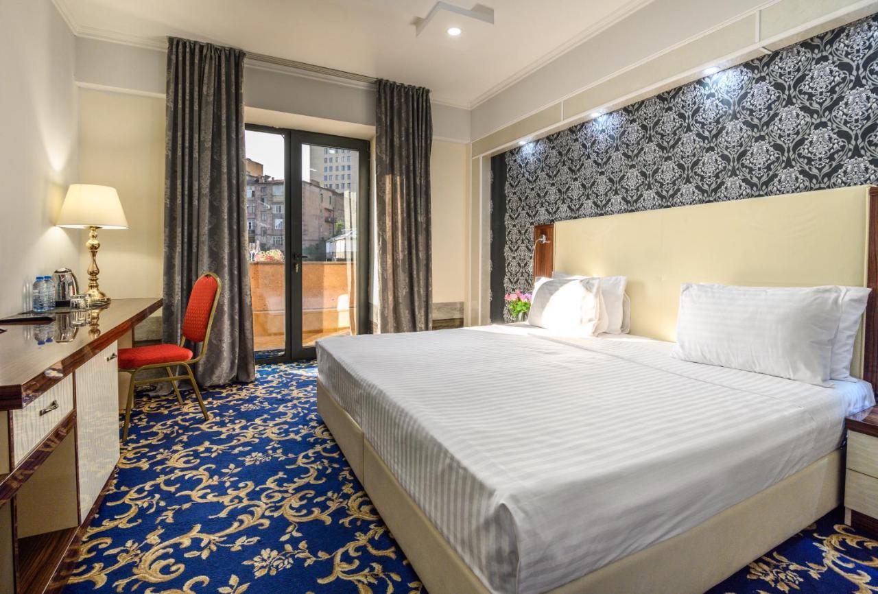 Royal Plaza Otel Erivan Dış mekan fotoğraf