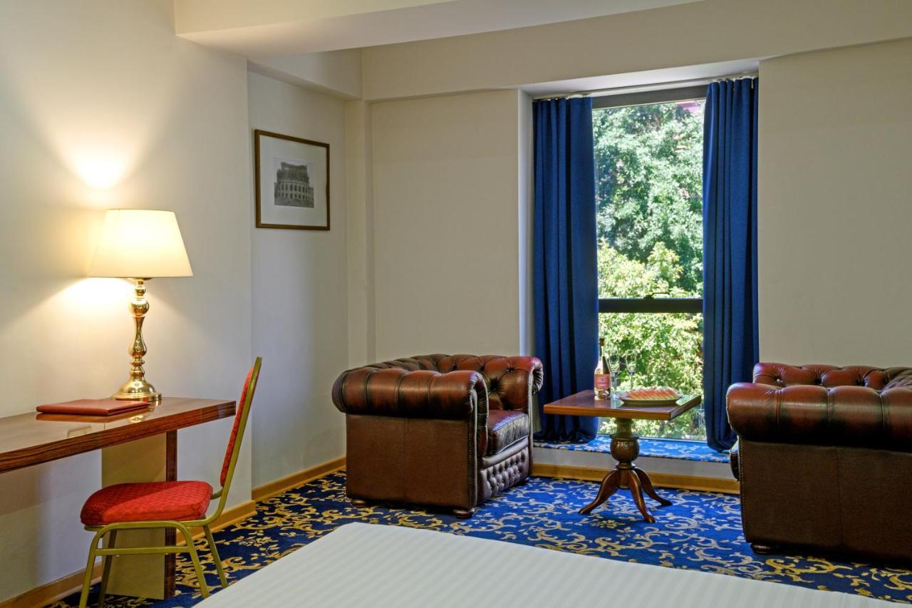 Royal Plaza Otel Erivan Dış mekan fotoğraf