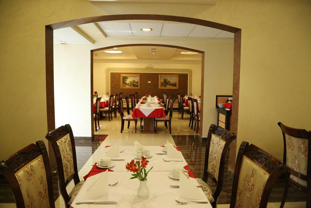 Royal Plaza Otel Erivan Dış mekan fotoğraf