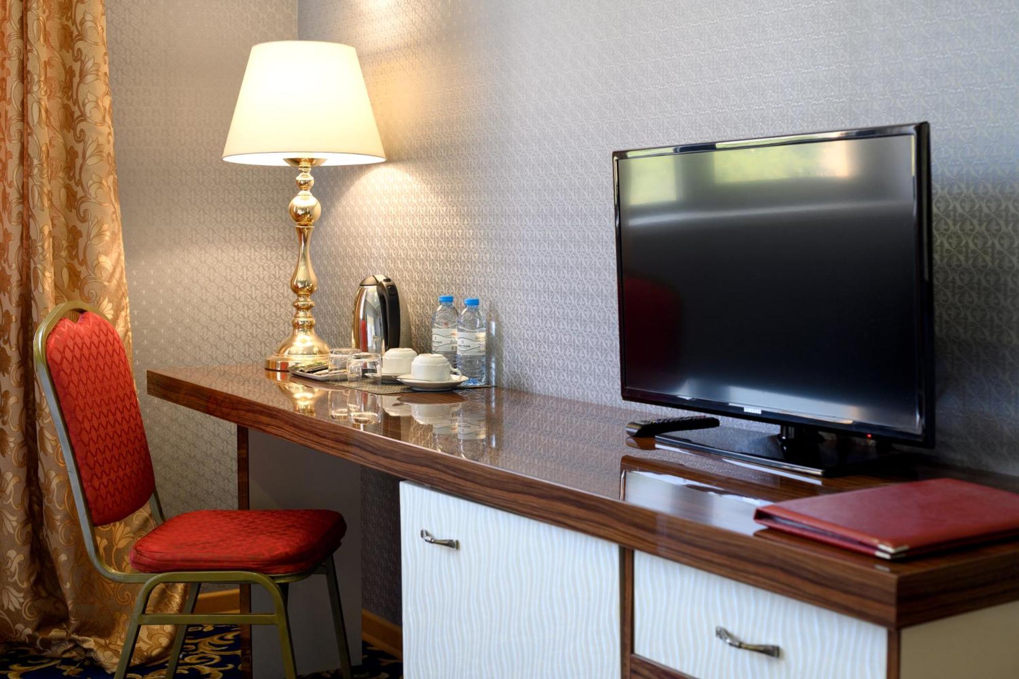 Royal Plaza Otel Erivan Dış mekan fotoğraf