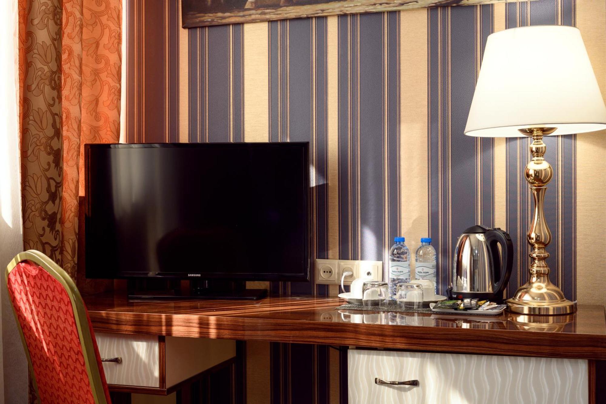 Royal Plaza Otel Erivan Dış mekan fotoğraf