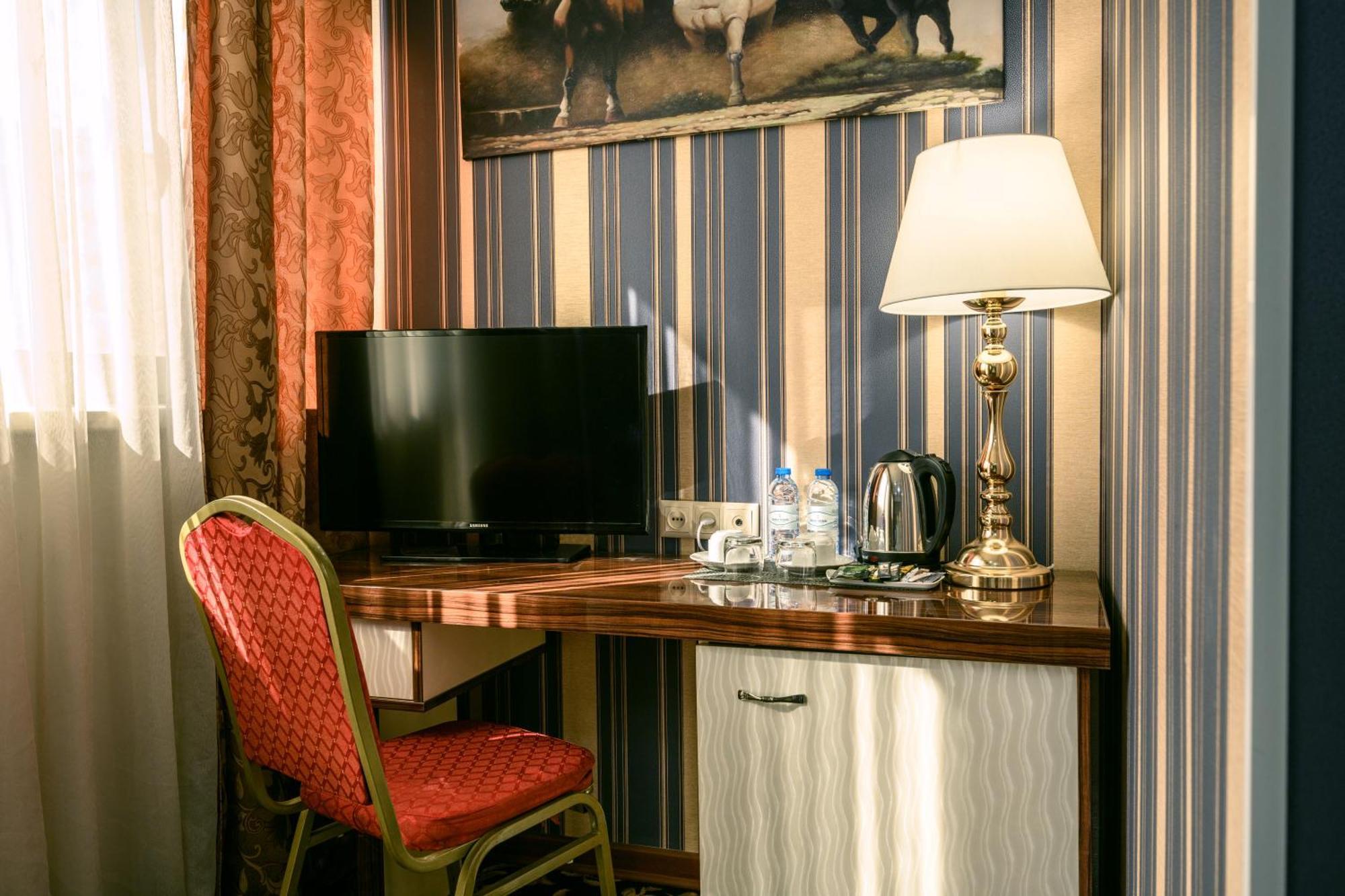 Royal Plaza Otel Erivan Dış mekan fotoğraf