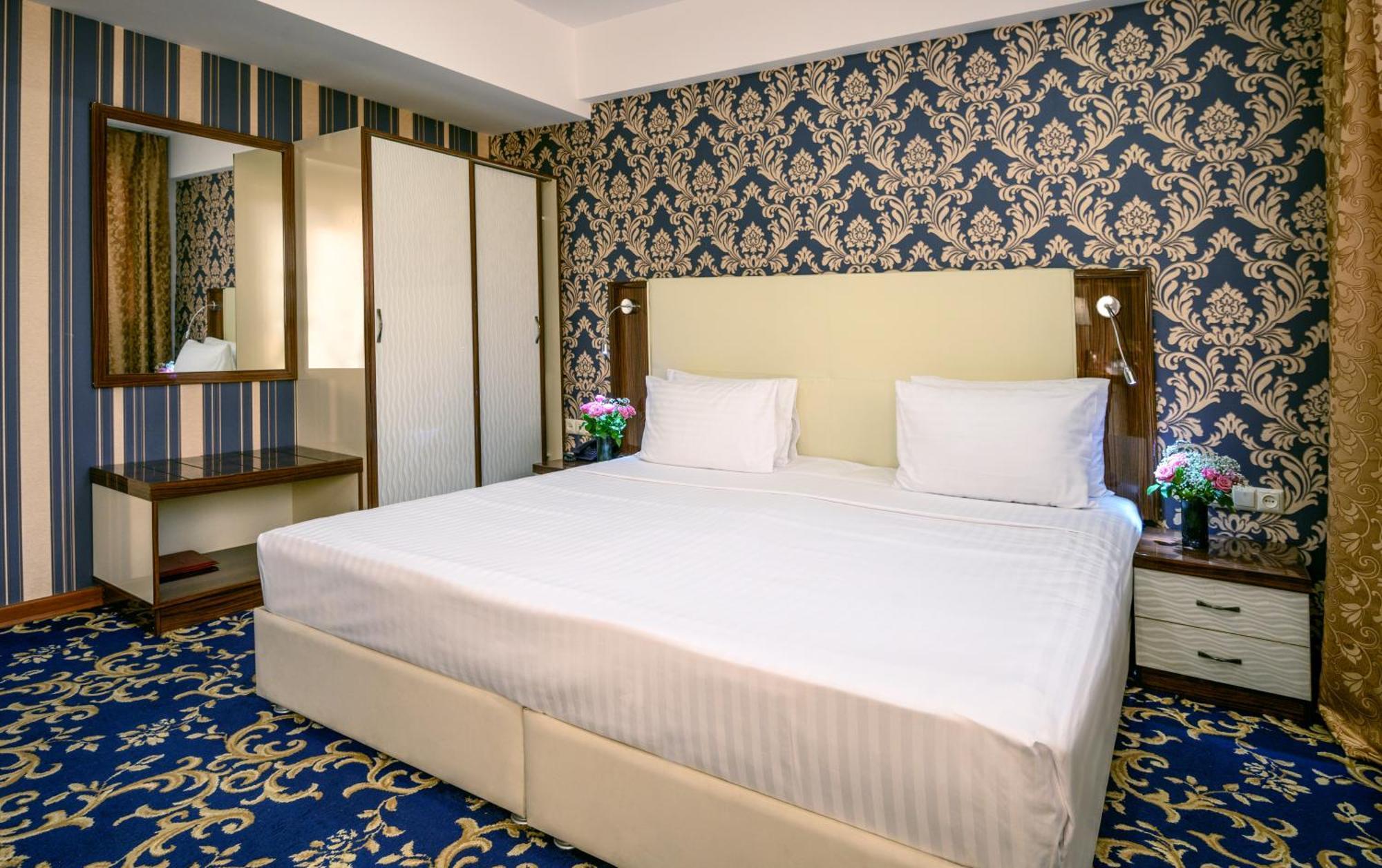 Royal Plaza Otel Erivan Dış mekan fotoğraf