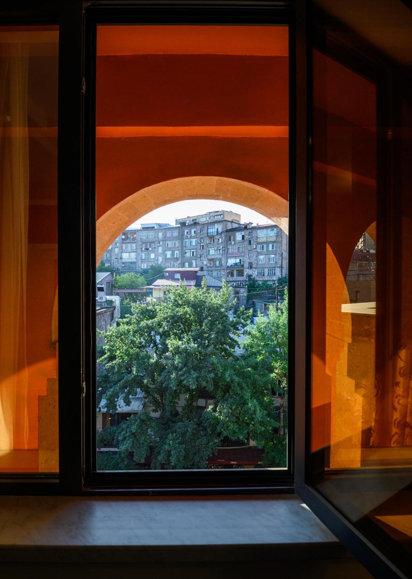 Royal Plaza Otel Erivan Dış mekan fotoğraf