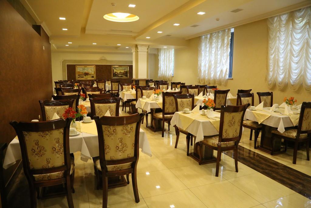 Royal Plaza Otel Erivan Dış mekan fotoğraf